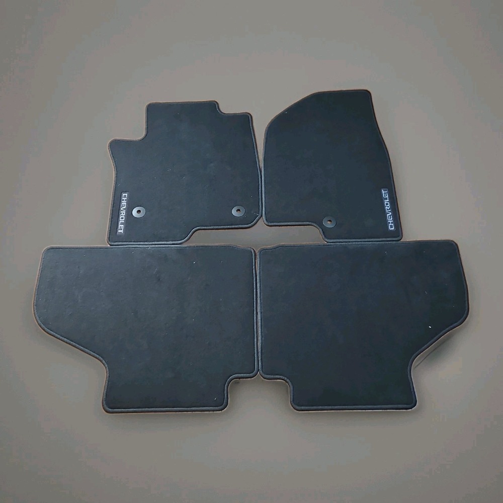 Chevrolet Tahoe 2026 Floor Mats Black Carpet 86281790 Genuine OEM EUC Chevy